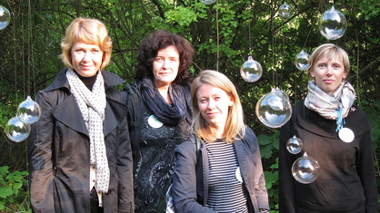 Eesti klaasikunstnikud Bornholmil: vasakult Tiina Sarapu, Mare Saare, Helena Kreem, Maret Sarapu